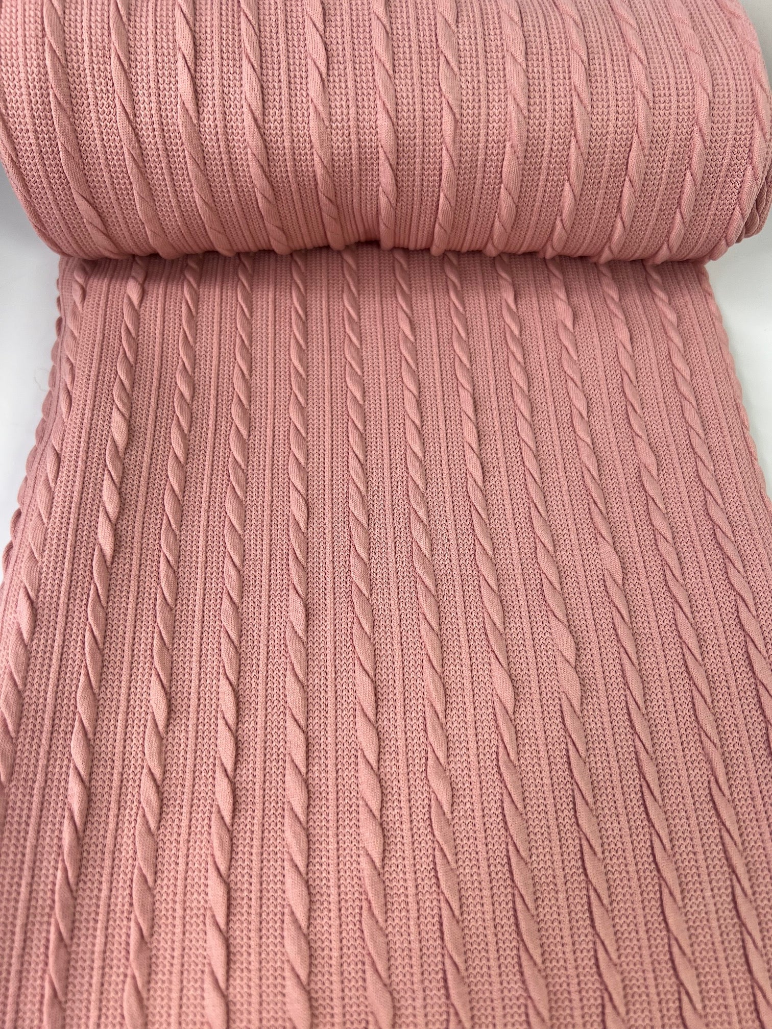 cable knit fabric